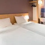 Centre 2*