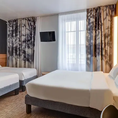 Hotel Centre 2*